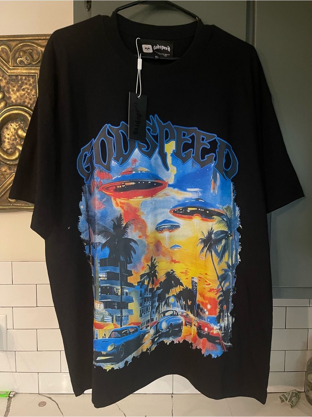 Men’s Graphic Design Tee Size XL.